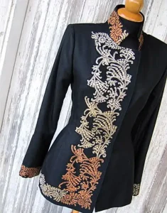 گلدوزی روی مانتو