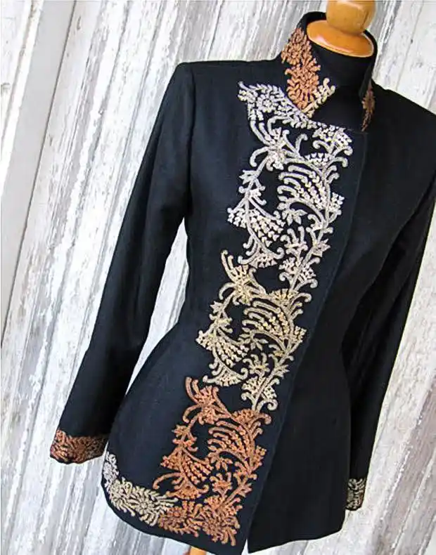 گلدوزی روی مانتو