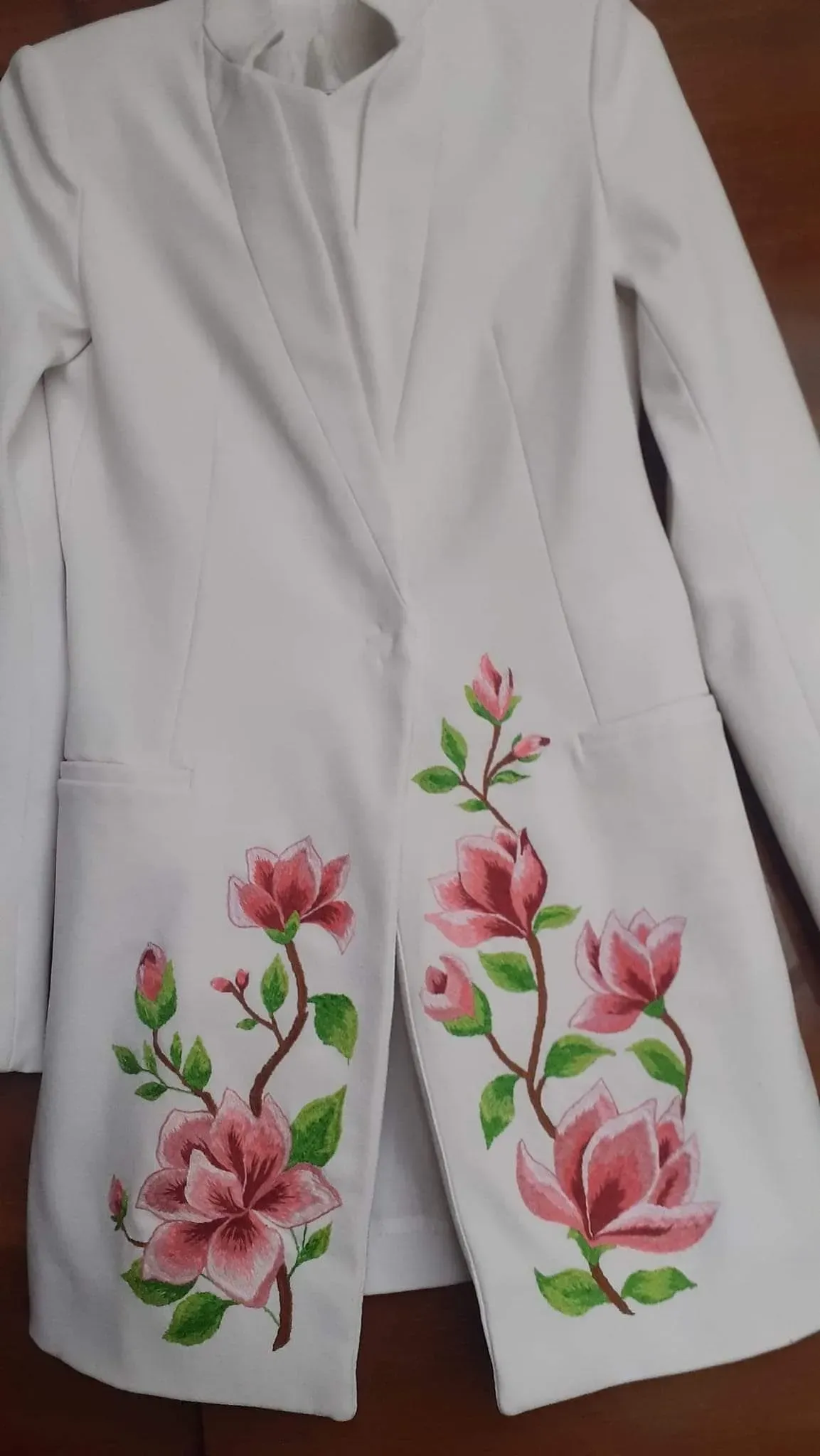 گلدوزی روی مانتو