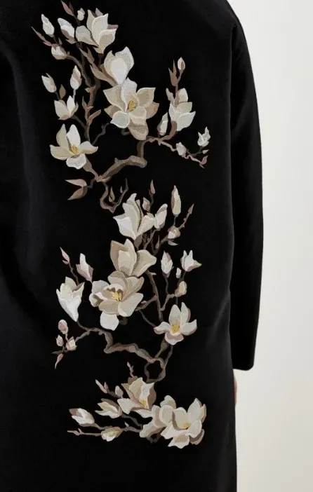 گلدوزی روی مانتو